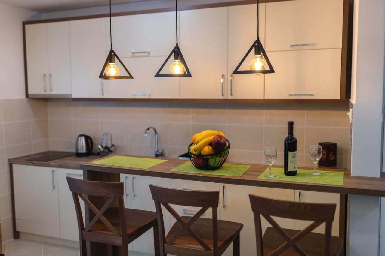Apartmani Tref Petrovac Bagian luar foto