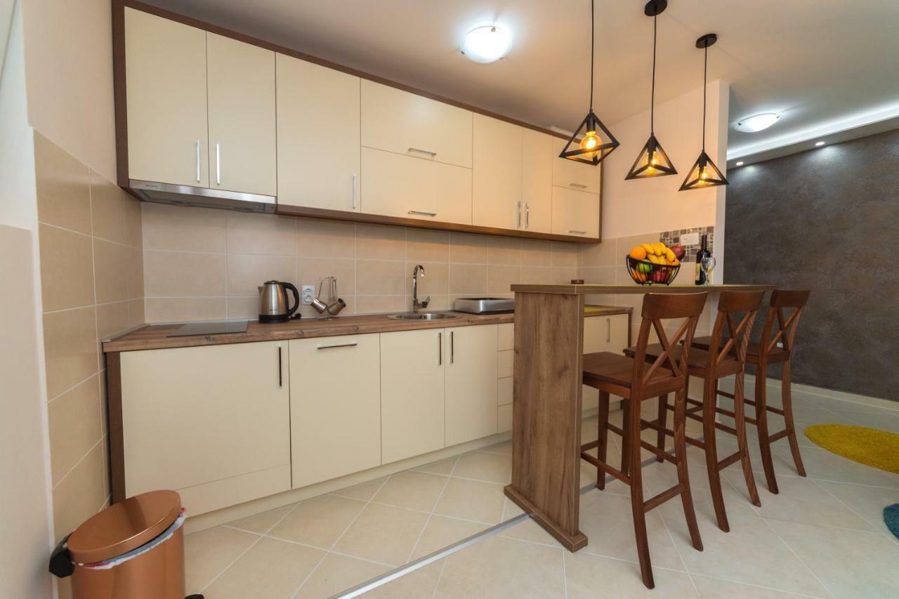 Apartmani Tref Petrovac Bagian luar foto