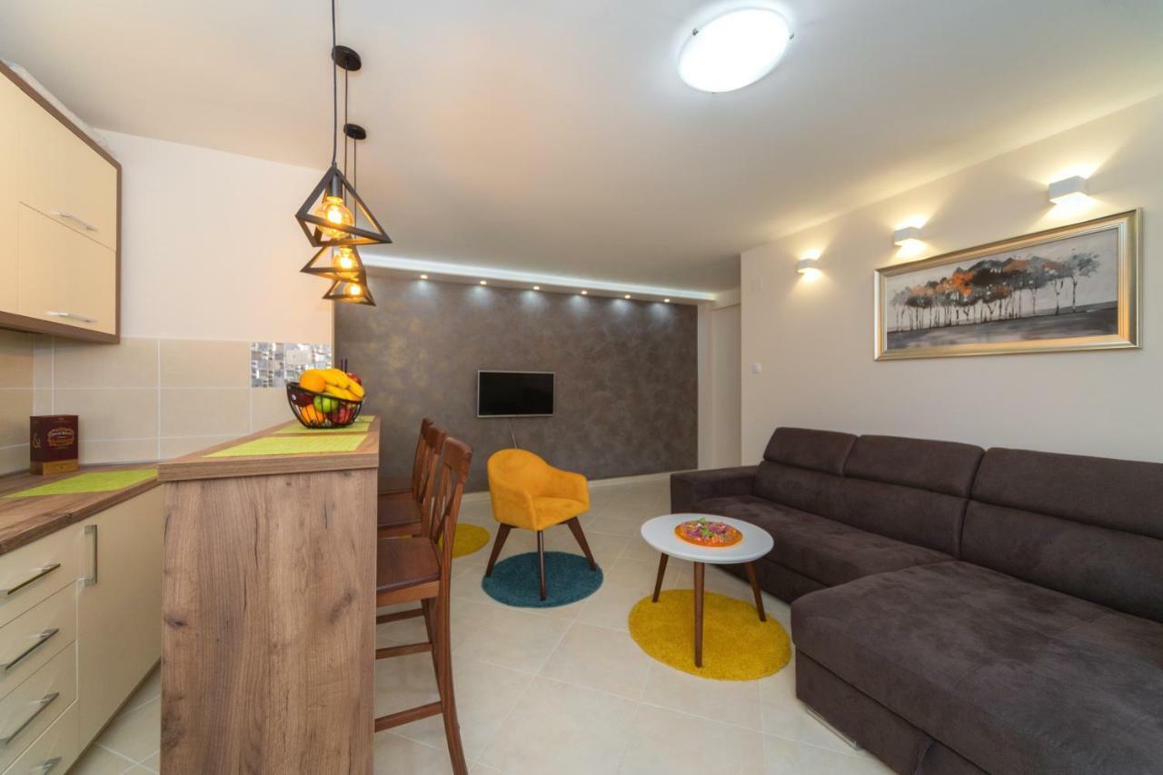 Apartmani Tref Petrovac Bagian luar foto