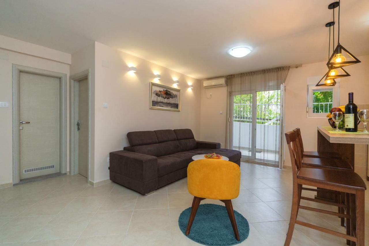 Apartmani Tref Petrovac Bagian luar foto
