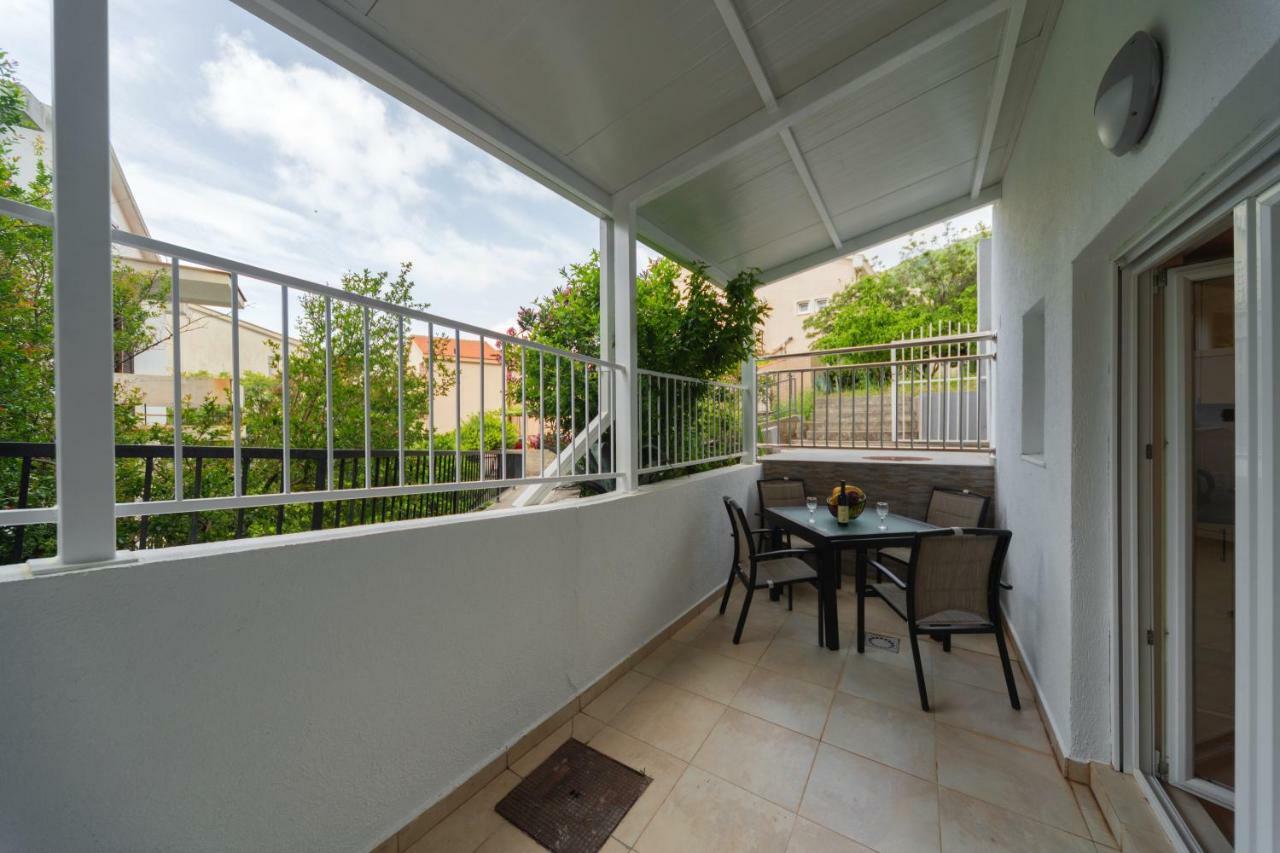 Apartmani Tref Petrovac Bagian luar foto